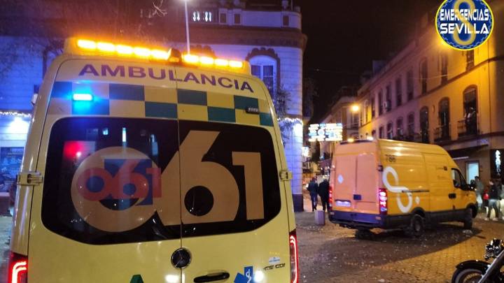 Una conductora atropella a un hombre en Sevilla y circula varios kilómetros con el cadáver en los bajos del coche