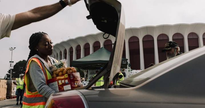 Congress ties record for longest shutdown as bipartisan talks pick up steam