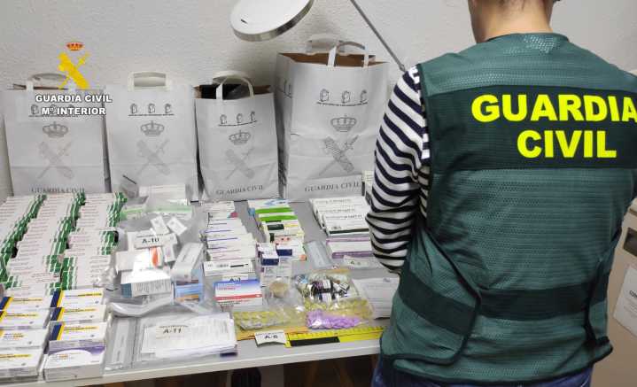 Detenidas 22 personas en 13 provincias, entre ellas Ávila, Burgos y Salamanca, por vender ilegalmente medicamentos por internet