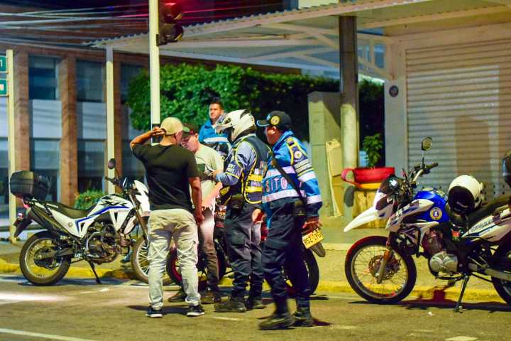60 comparendos por no acatar restricción de circulación de motos en Yopal