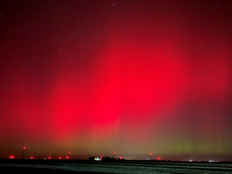 Aurora Borealis lights up Oklahoma's night sky