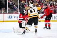 Deadspin | Devils stop Penguins in shootout, move to 7-0-0 at home
