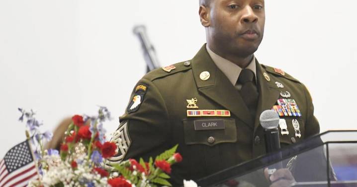 Hiawatha church honors veterans