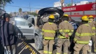 Camioneta arde en llamas por corto eléctrico; no hubo lesionados