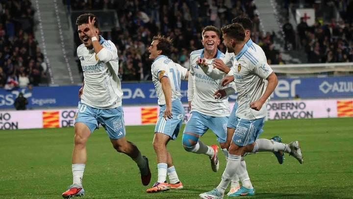 El Real Zaragoza revive ante un Huesca nefasto