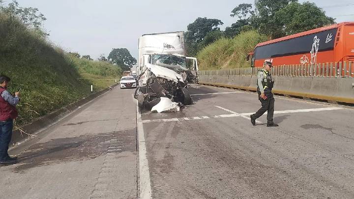 Accidentes colapsan autopista 150 D Córdoba