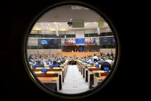 EU lawmakers back proxy voting for pregnant women, new mothers