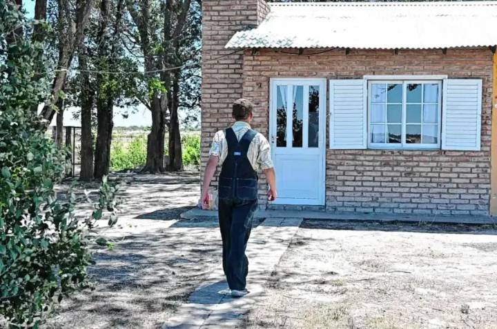 "Vi cómo se los llevaba el río": conmoción en Conesa por tragedia menonita