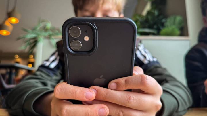 Tres consejos de creadores de TikTok para proteger a sus hijos de estafas y fraudes en Colombia