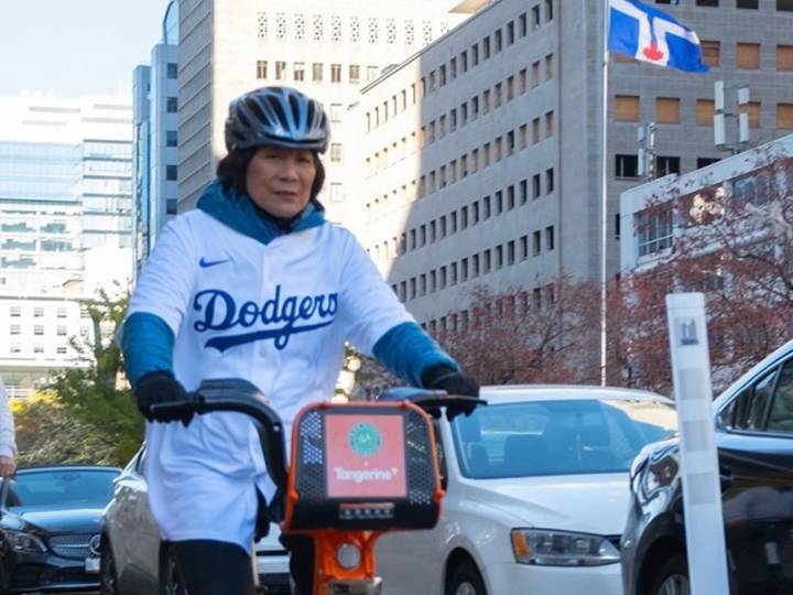Olivia Chow loses bet to LA mayor, wears Dodgers jersey in Toronto