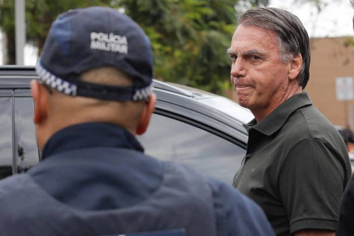 Brasil: detienen al expresidente Jair Bolsonaro por riesgo de fuga de prisión domiciliaria