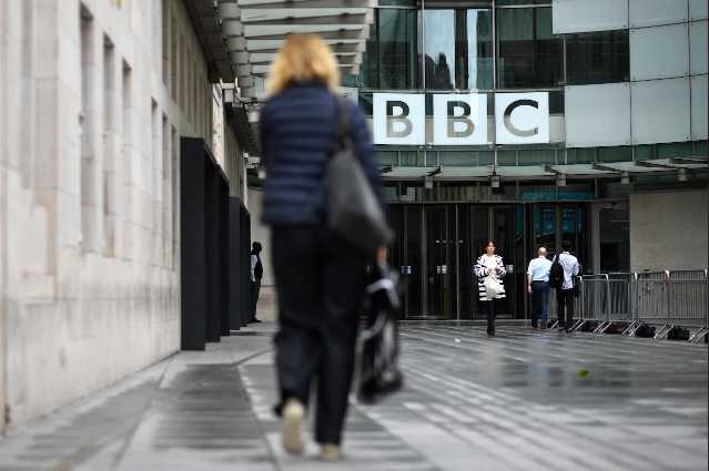 Retractación, única vía de la BBC para evitar millonaria demanda de Trump