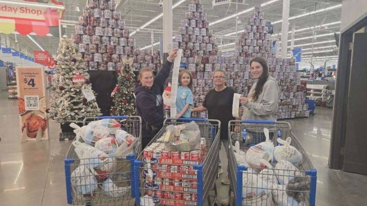 'Right to Your Door' delivery service brings hundreds of Thanksgiving meals right to your doorstep