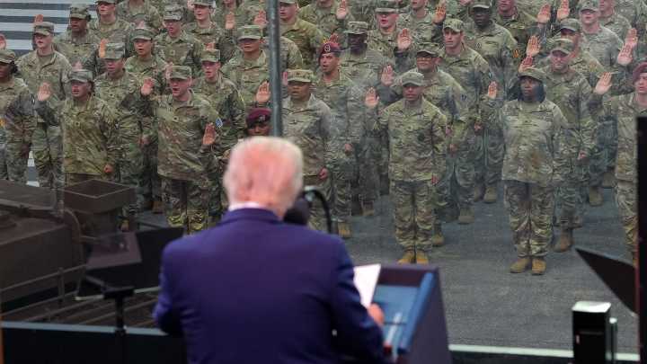 Does the military have to follow unlawful orders? What the oath says