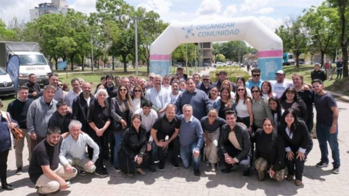 Entregaron subsidios y equipamiento deportivo a entidades de Ezeiza