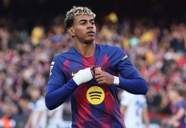 Barcelona remonta ante el Alavés y vuelve a ser líder provisional de la Liga de España