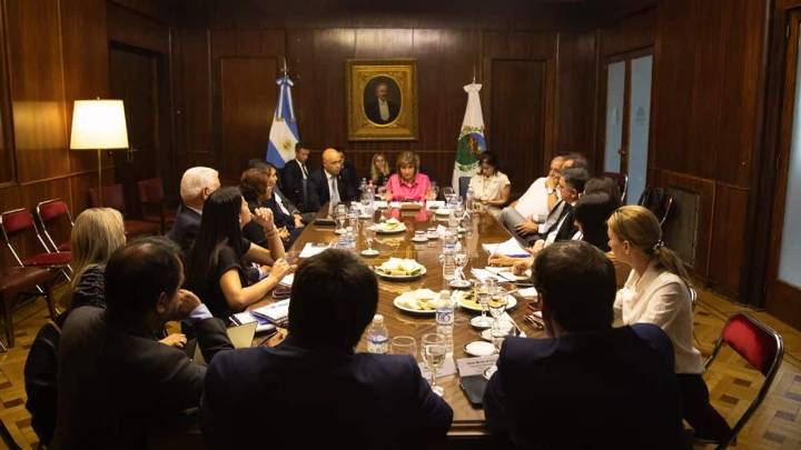 Patricia Bullrich preparó al bloque libertario para su desembarco en el Senado con nuevas directrices