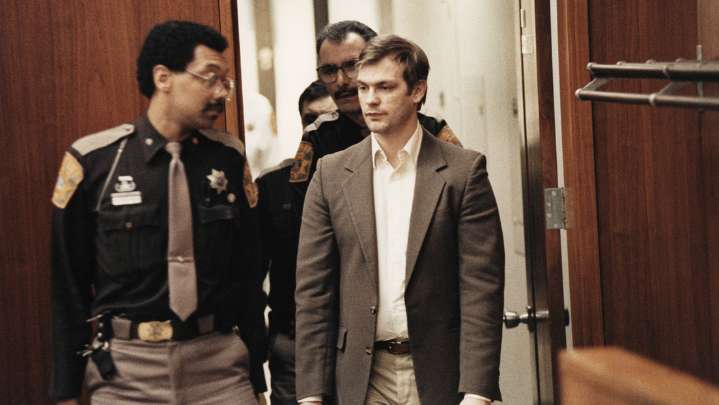 "El caníbal de Milwaukee": La sospechosa muerte del asesino en serie que sometía a las víctimas a tortura y necrofilia