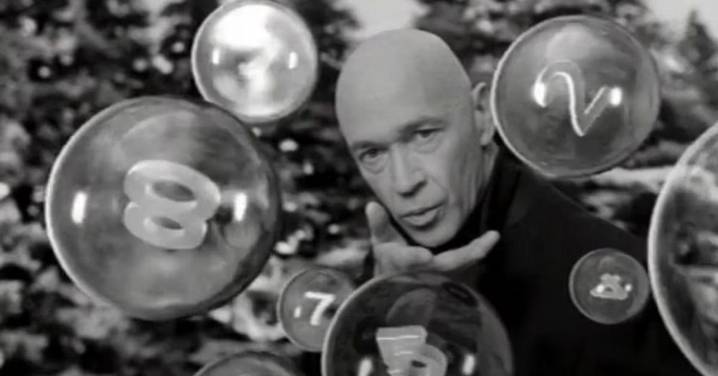 Trasciende la muerte de Clive Arrindell, conocido como "El calvo de los anuncios de la Lotería de Navidad"