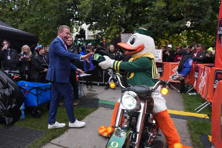 ‘College GameDay’ returning to Eugene for No. 8 Oregon vs. No. 17 USC