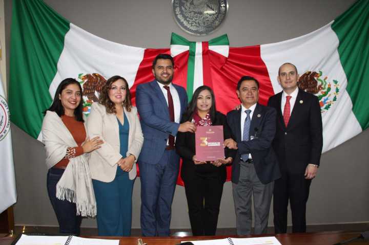 Baja el Tuzobús a 70 mil usuarios diarios: Robles