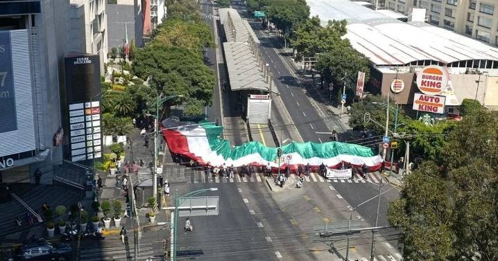 Exjueces marchan en Insurgentes Sur; exigen pago de indemnizaciones y prestaciones