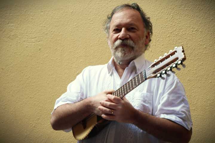 El reconocido músico Rolando Goldman presenta “La Ruta del Charango” en diversos escenarios de la provincia