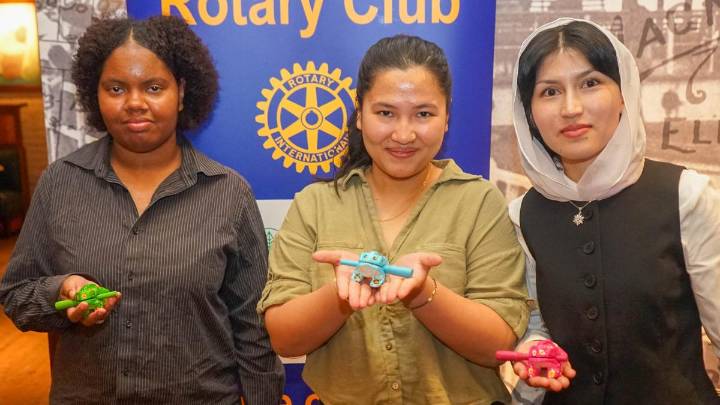 North Lake Senior Campus student who came to Australia not knowing English rewarded by Rotary Booragoon