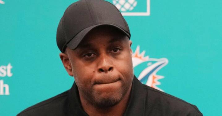 Friday's NFL notebook: Dolphins, GM Grier agree to part ways