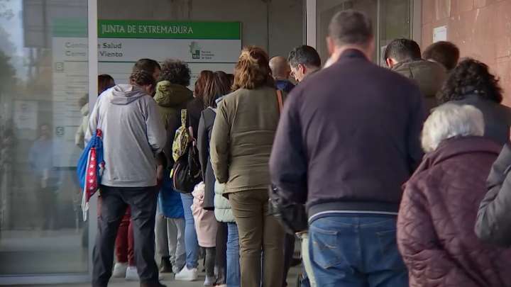 Extremadura amplía la vacunación contra la gripe y el covid-19 con horario de tarde y sin cita previa More