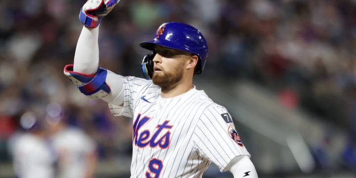 Rangers acquire outfielder Brandon Nimmo in trade with Mets for second baseman Marcus Semien (sources)