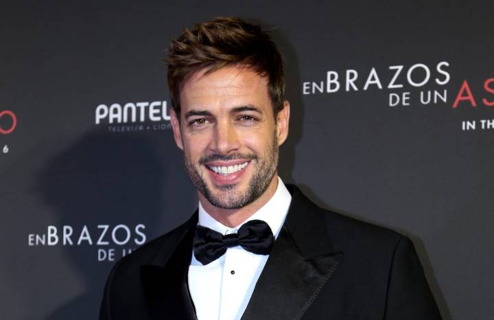 Hijo de William Levy y su nueva novia pasaron juntos Thanksgiving y lo presumen en foto