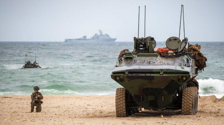 This is how the Marine Corps storms a beach