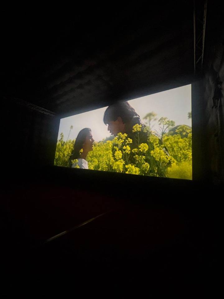 Shah Rukh Khan–Kajol’s DDLJ Opens to Houseful Shows at IFFI; PictureTime’s Inflatable Cinema Transforms Into a Stadium