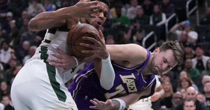 Doncic scores 41 points, Reaves adds 25 as Lakers roll to 119