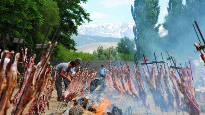 El fin de semana largo dejó un balance de visitantes positivo para el turismo de Neuquén