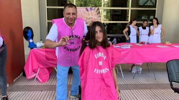 Cadena de Favores entregó pelucas y recibió donantes en el Hospital Rawson