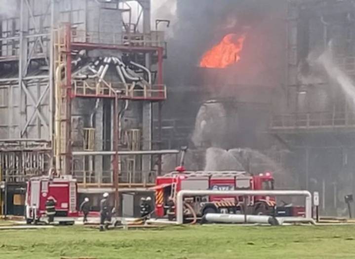 Incendio en la Refinería YPF de La Plata: no hubo heridos