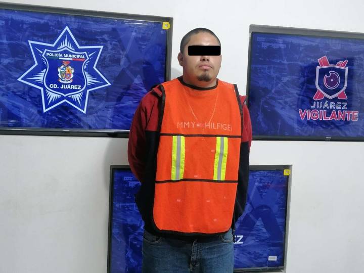 Lo arrestan por asaltar con violencia una tienda de conveniencia