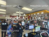 Violento asalto en tienda de conveniencia de Monclova desata movilización policial