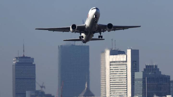 EEUU ordena una reducción de vuelos por el cierre de la Administración federal