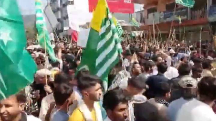 PoK Unrest Spills Onto University Campus, Students Protest Fee Hike, Exam Policy