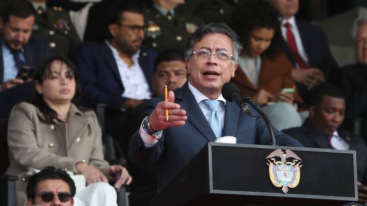 Gustavo Petro dijo que gracias a su Gobierno la Policía Nacional es más popular que antes. Estas son las razones