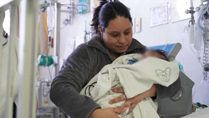 Médicos de Jalisco salvan vida de Isabella, bebé prematura de Estados Unidos, con exitosa ciru...