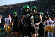 Oregon shows 'strength in numbers' in crucial win over USC