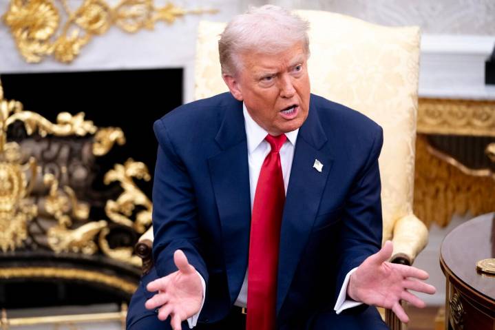 Trump pide arrestar a demócratas que instan al Ejército a no acatar “órdenes ilegales”