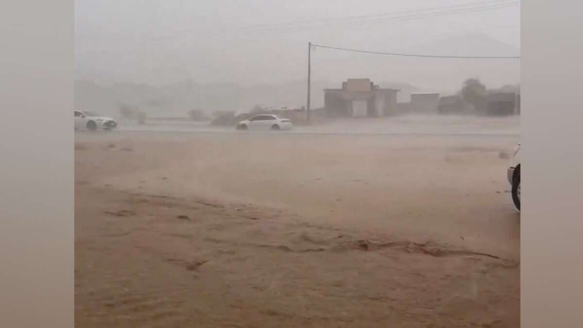 Heavy rain lashes Makkah region; NCM forecasts more across Saudi Arabia