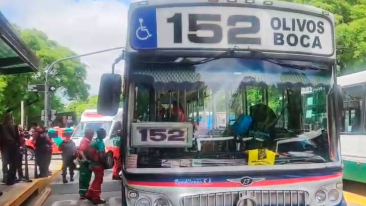 Impresionante choque entre dos colectivos en Monserrat: ocho heridos
