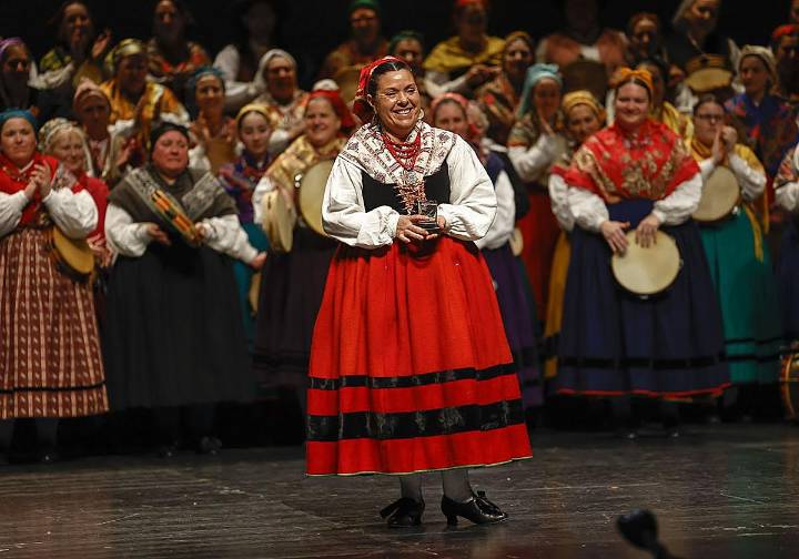 Fallece Conchi García, referente de la pandereta y el folclore cántabro