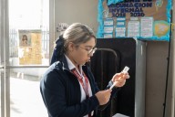 Hay suficientes vacunas contra COVID e influenza, piden prevenirse ante la llegada del frío